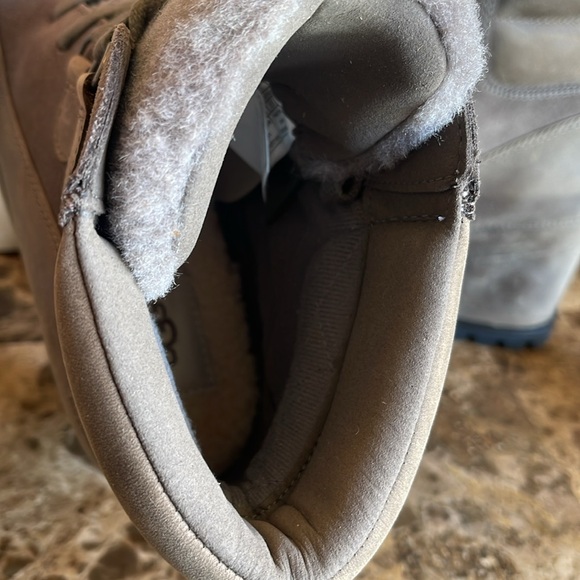 New! UGG Valory Waterproof Faux Fur Leather Wedge Boots Size 8.5 - Picture 7 of 10